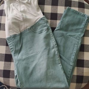Maternity jeans-16- with low back on belly panel